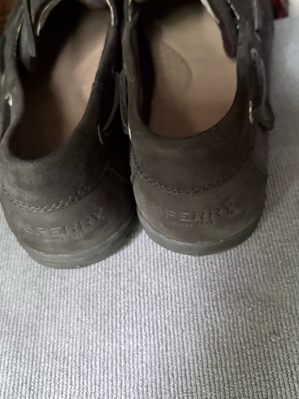 Sperry women’s Black Leather Boat Shoes - Picture 3 of 7